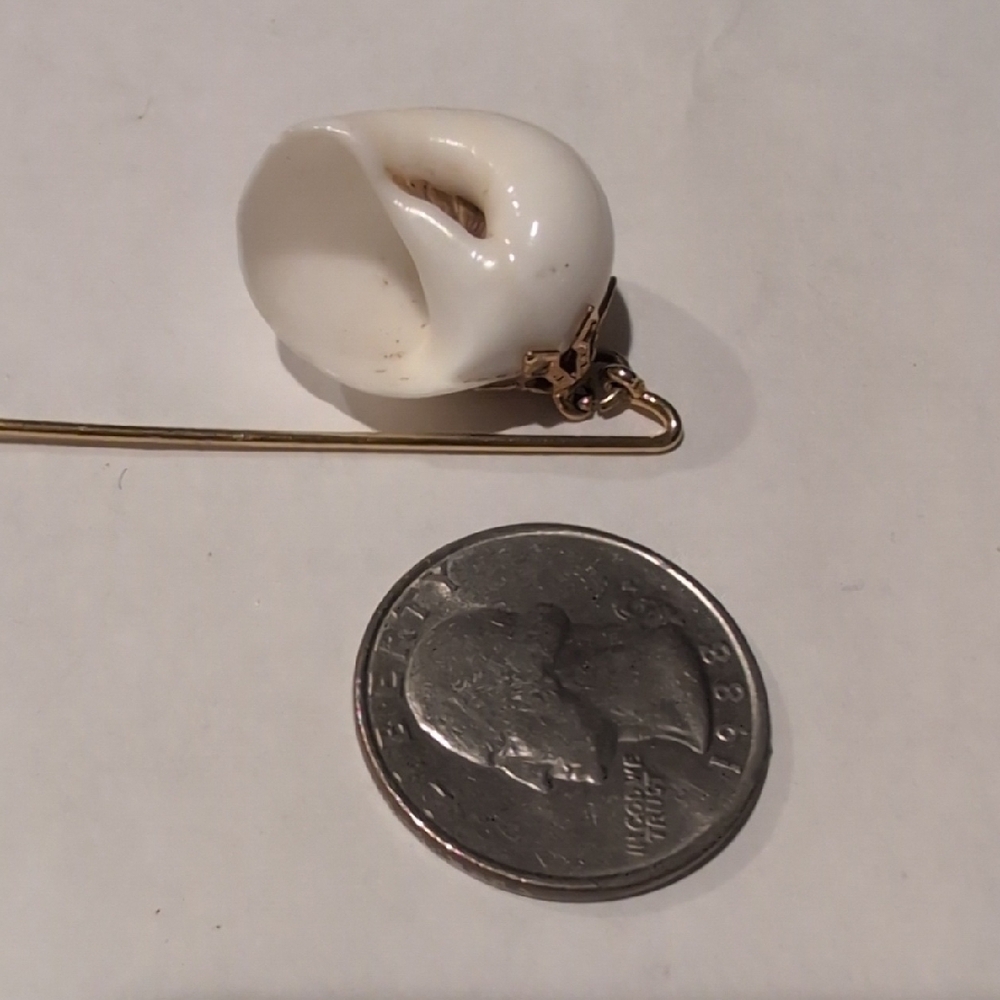 Elegant Gold and White Seashell Women's Jewelry Stick Pin - Picture 3 of 4